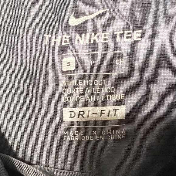 Nike UConn Basketball Black Tee - Picture 4 of 4